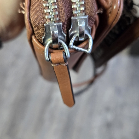 🐢 Vera Bradley Leather RFID All In One Shoulder Or Crossbody Compact Bag. - Picture 17 of 17